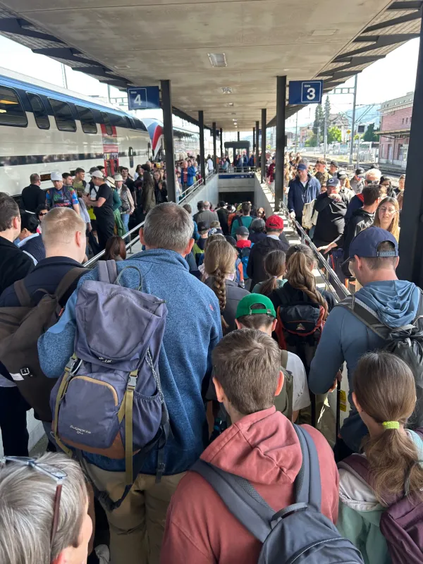 Wo ist der Bahnersatz-Bus? (Foto: Alexandra Rüegg) Wo ist der Bahnersatz-Bus? (Foto: Alexandra Rüegg)